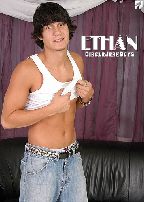 Ethan at Circle Jerk Boys