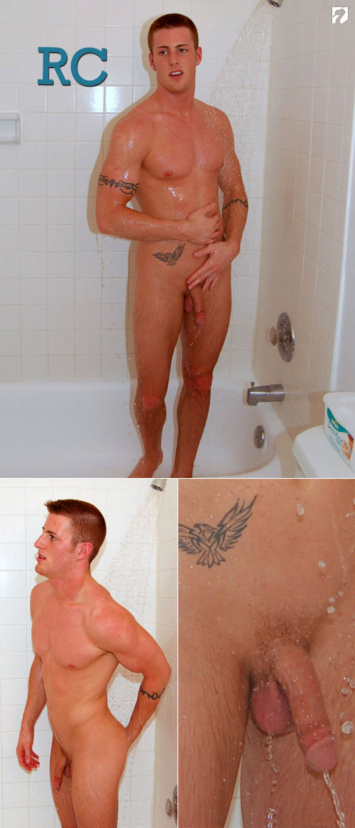 Dudes In The Shower at CollegeDudes247